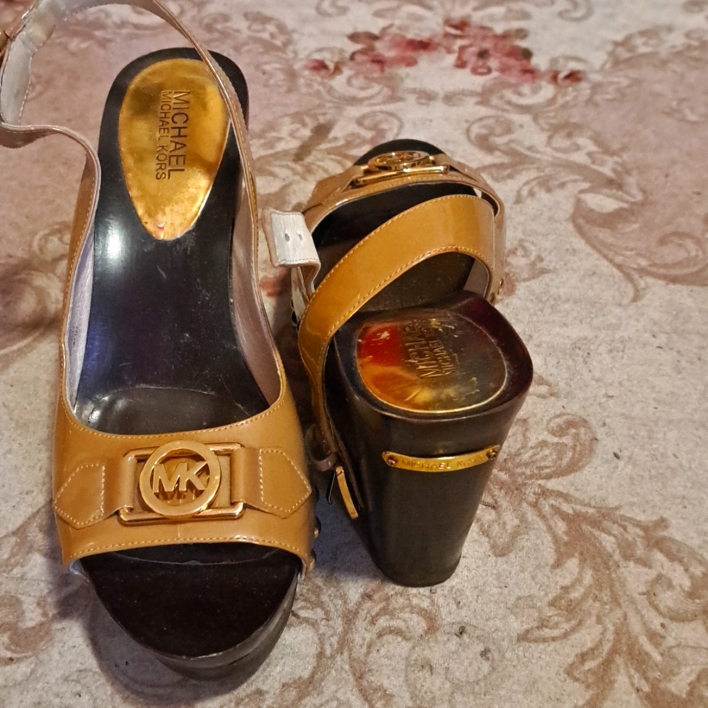 Michael Korea patent leather platform heels,size 9 tan.